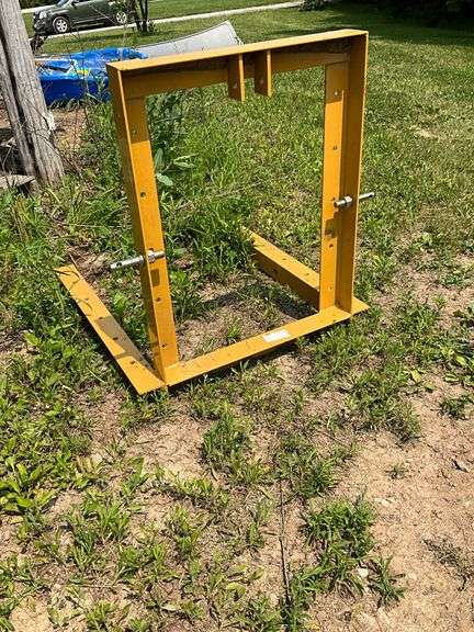 3-point hitch Behlen carry all