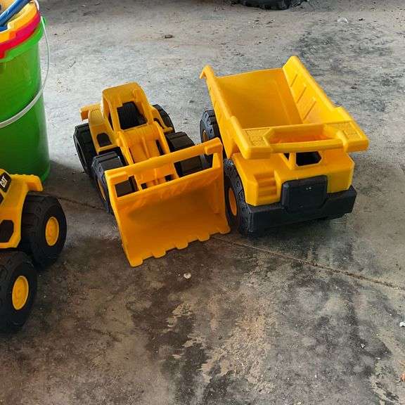 CAT plastic dirt moving toys
