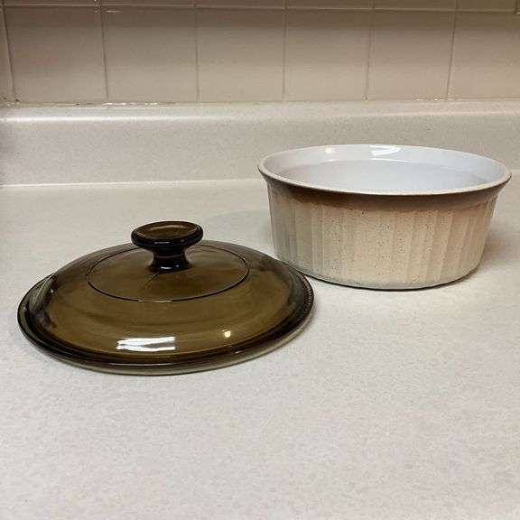 Corning Ware 1 1/2 qt. covered casserole dish
