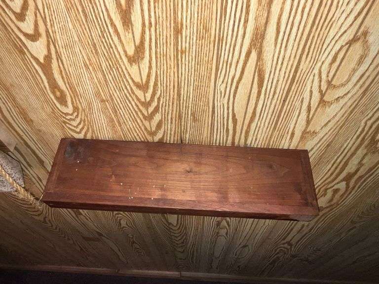 4 wooden shelves