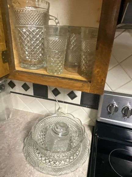 Anchor Hocking Wexford pattern glass image