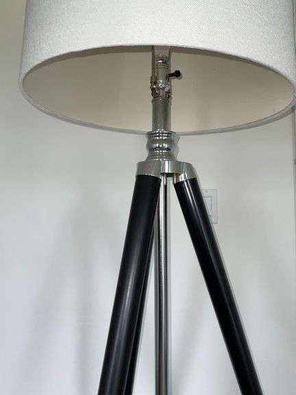 Floor lamp