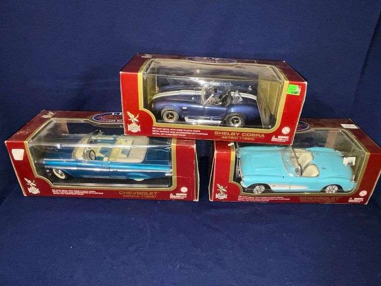 Road Legends die cast cars, 1:18 scale image