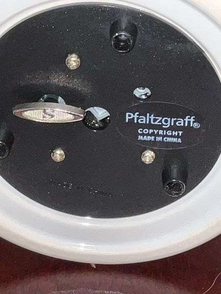 Pfaltzgraff cardinal musical snow globe, plays "We Wish You A Merry Christmas"