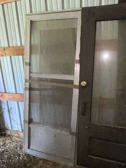Vintage wooden doors, aluminum door, etc.