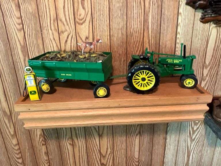 Foxfire Farms John Deere Model B die cast, 17" L image