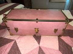19" Mattel 1964 doll, doll trunk