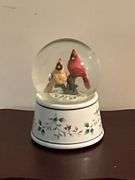 Pfaltzgraff cardinal musical snow globe, plays "We Wish You A Merry Christmas"