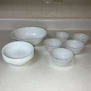 Corelle ware bowls, 5 little and 1 big