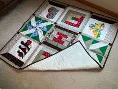 Machine quilted panel wall hanging