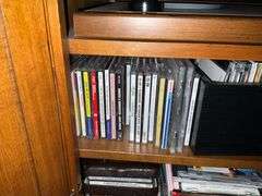 Sony 5-disc CD changer disc exchange system with remote, assortment of CDs