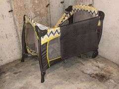 Evenflo folding play pen