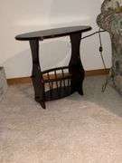 Magazine rack table, needs to be tightened