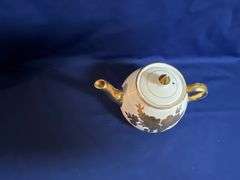 Eden ceramic teapot with gold decoration