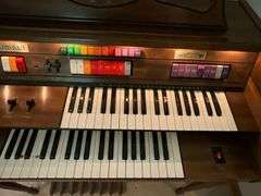 Kimball electric organ Swinger Deluxe 300, 39 1/2" W