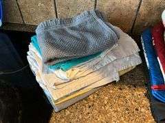 Kitchen linens, potholders