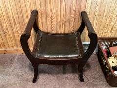 Saddle chair