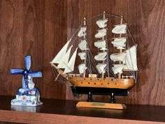 Mayflower replica and Pella delft blue windmill