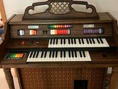 Kimball electric organ Swinger Deluxe 300, 39 1/2" W