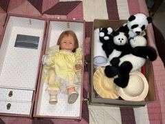 19" Mattel 1964 doll, doll trunk