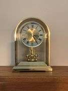 Seiko quartz clock, battery-operated