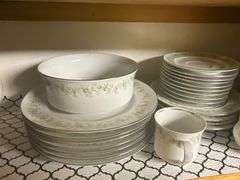 Johann Haviland china set, 45 +/- pieces