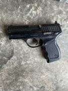 Crosman CO2 powered BB pistol No. N07D05528, 4.5 mm caliber, CO2 cartridges