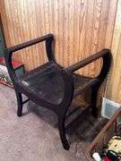 Saddle chair