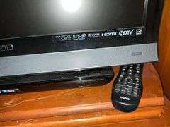 Vizio 26"  flatscreen television with remote, Model E261VA