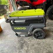 Igloo cooler on wheels