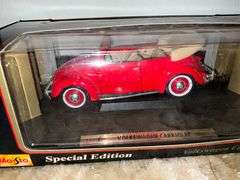 Maisto 1:18 scale die cast cars