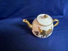 Eden ceramic teapot with gold decoration
