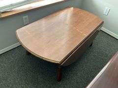 Drop leaf coffee table 42" W x 42" D x 17" T