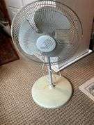 Lakso 16" pedestal fan, working condition