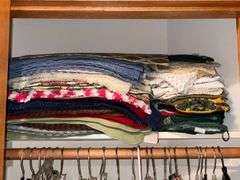 Assorted tablecloths, napkins and placemats