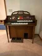 Kimball electric organ Swinger Deluxe 300, 39 1/2" W