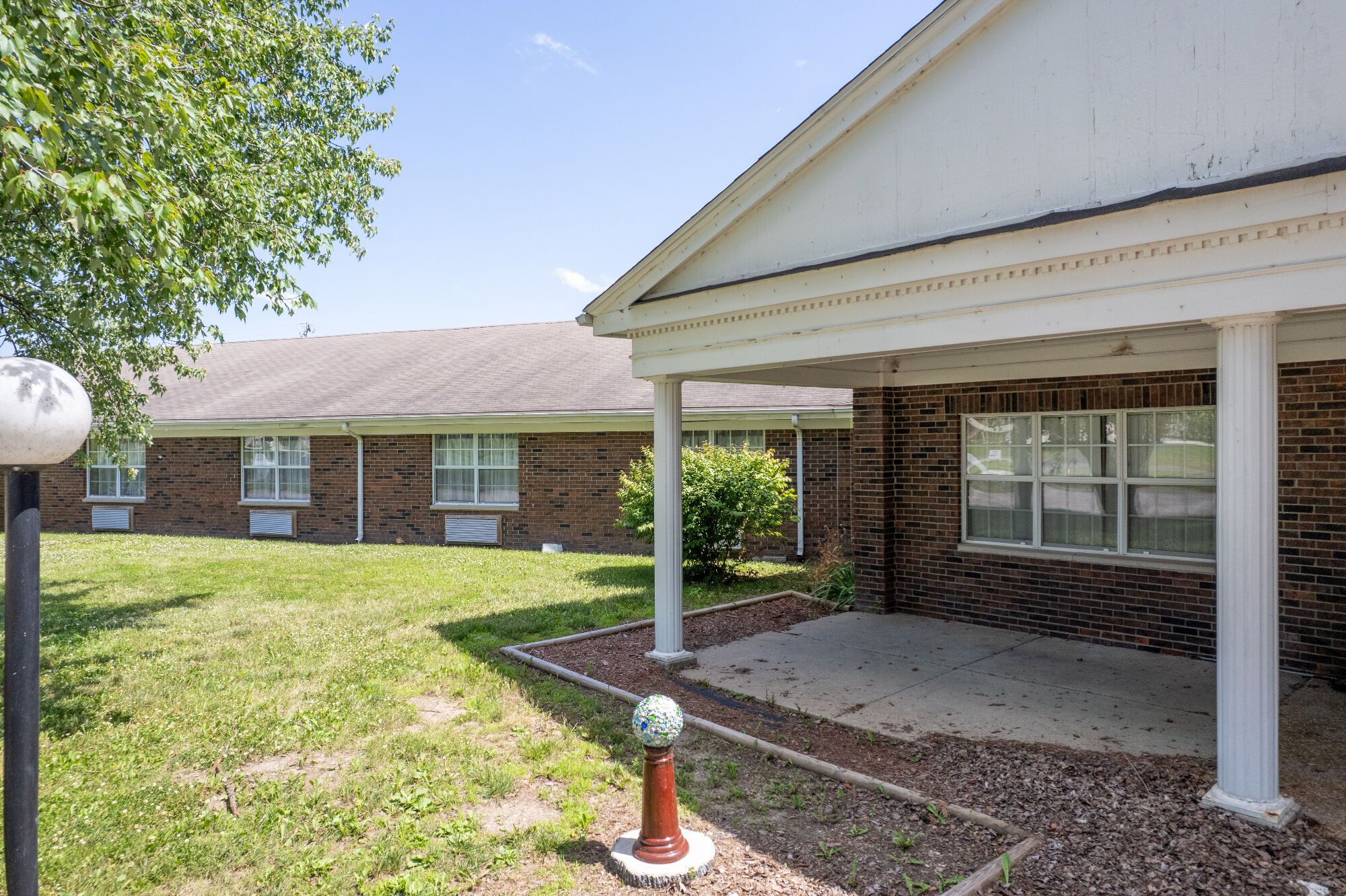 Lot image 83