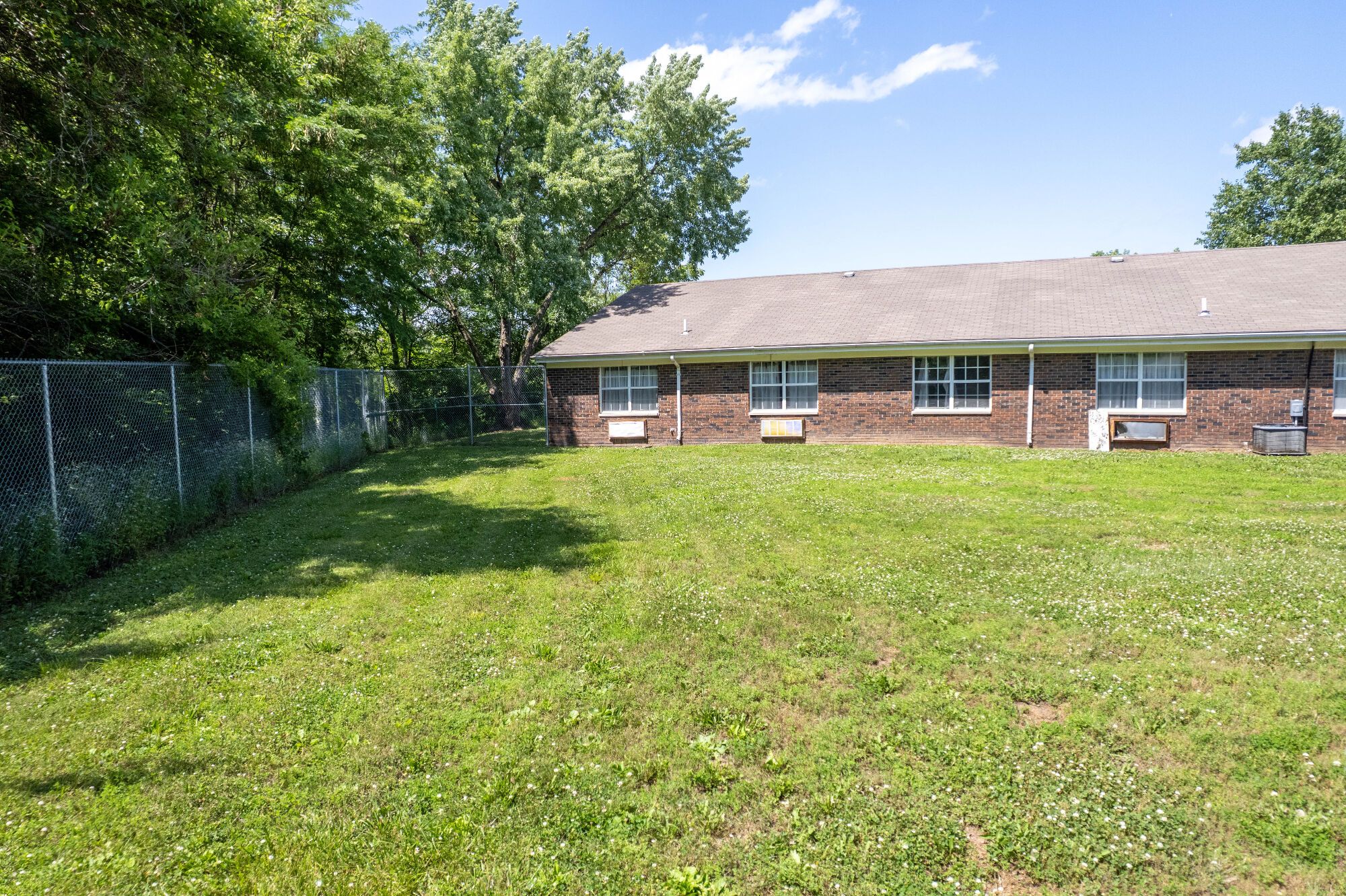 Lot image 105