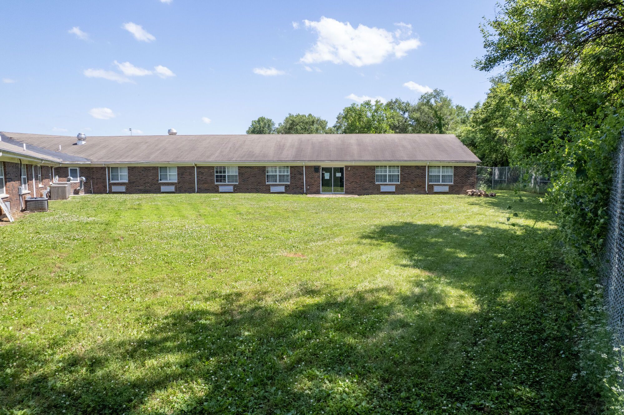 Lot image 106