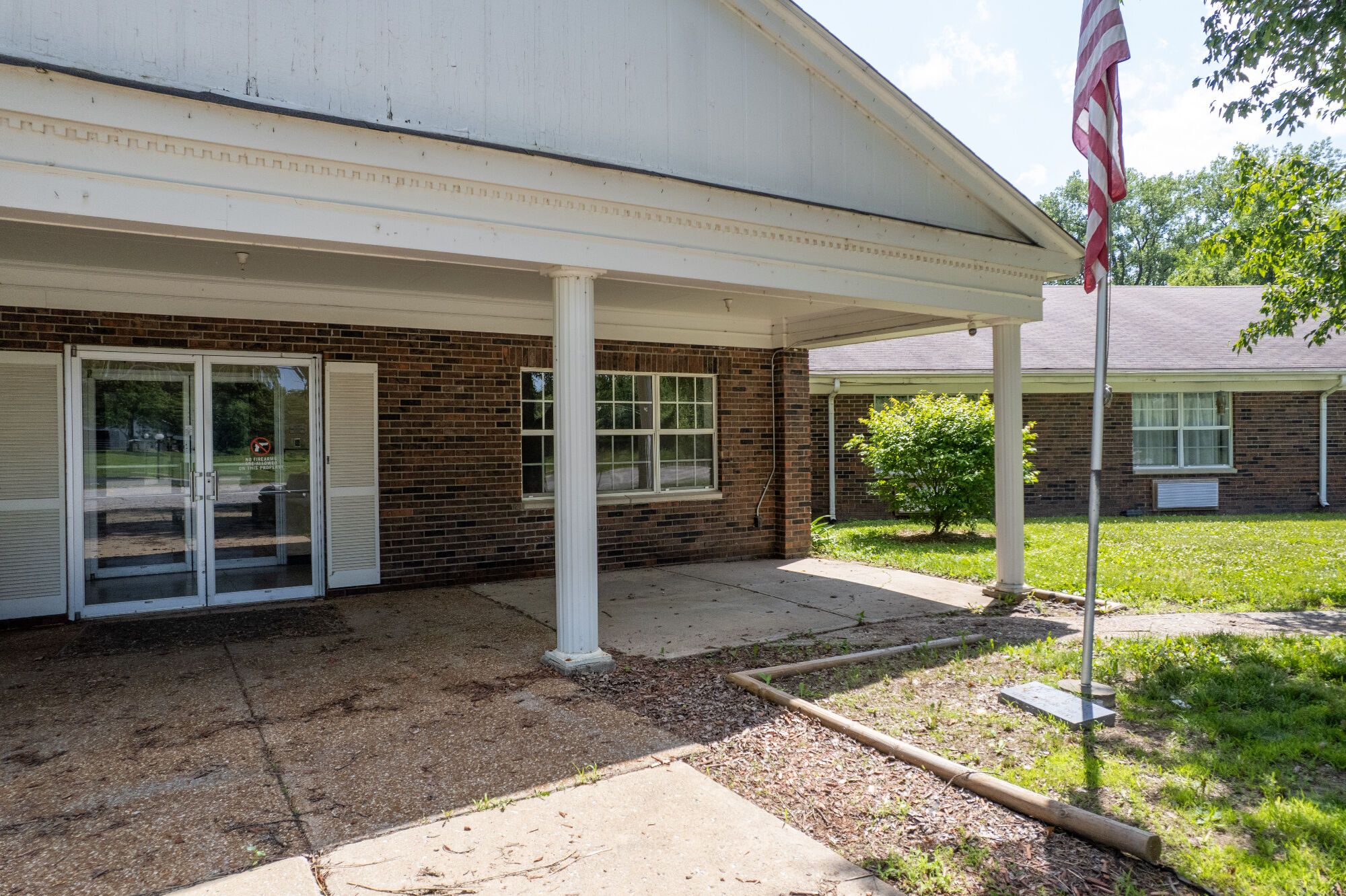 Lot image 82