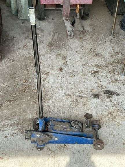 Goodyear floor jack, quick lift pedal image
