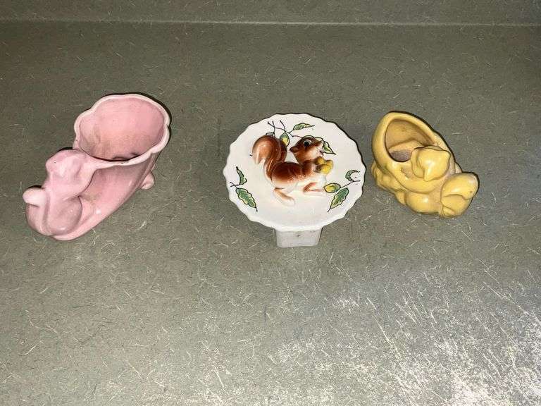 Vintage planters and wall pocket image