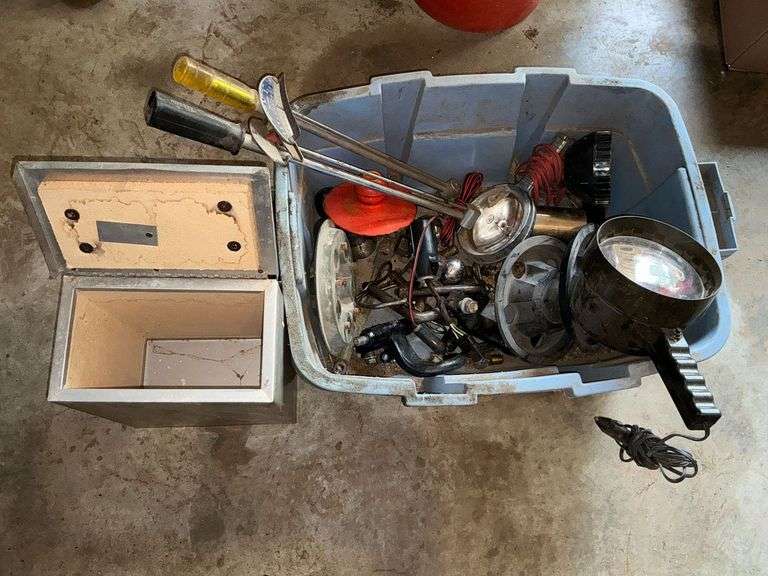 Trailer balls, spot lights, etc. image