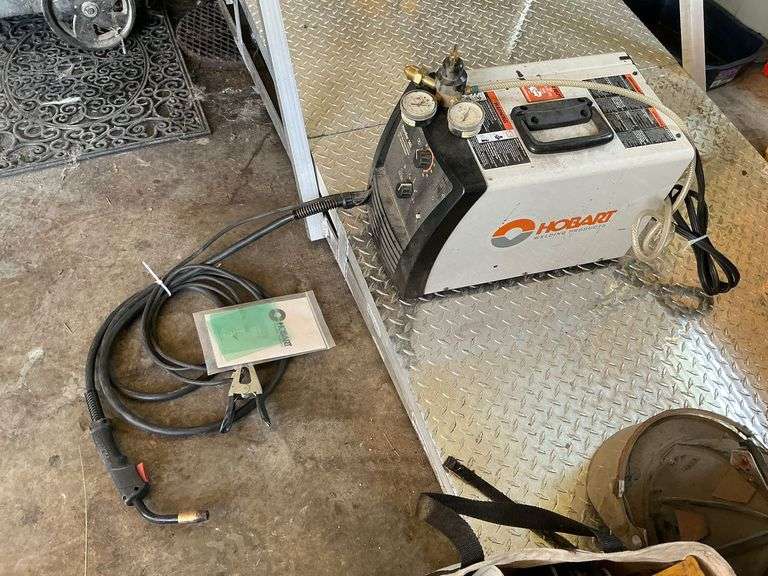 Hobart handler 140 mig welder image