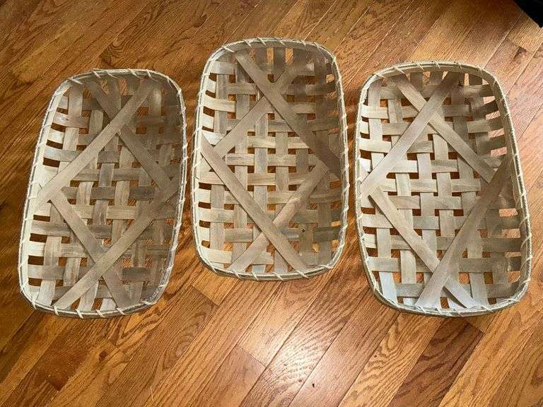 Set of 3 flat baskets image