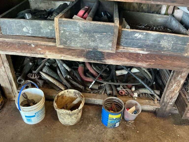 Contents under workbench image