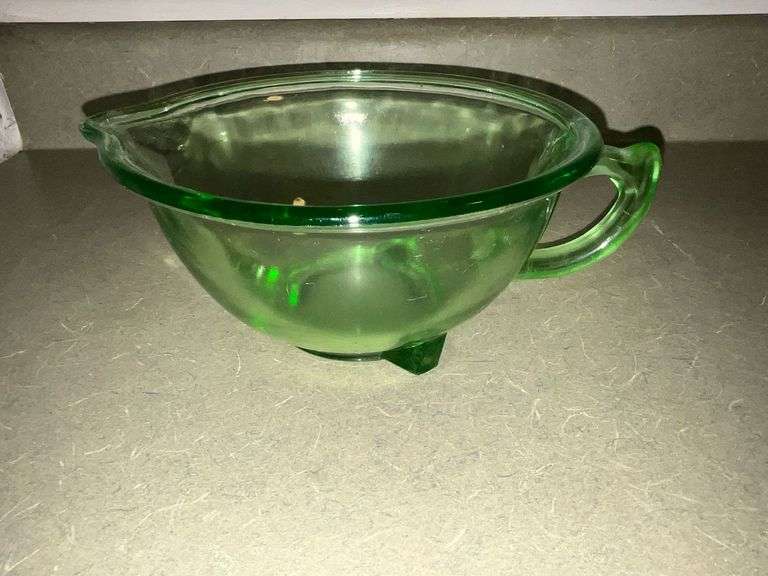 Westmoreland small handled batter bowl, 7" W image