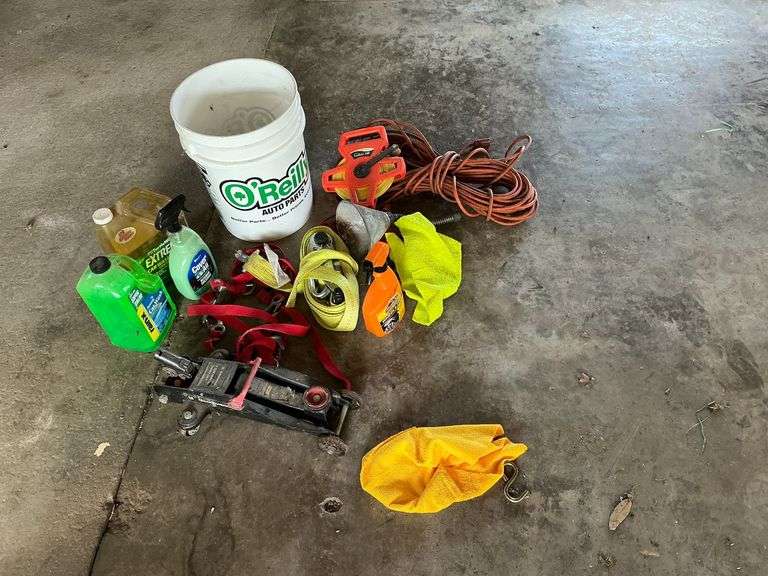 Floor jack, automotive cleaning supplies image