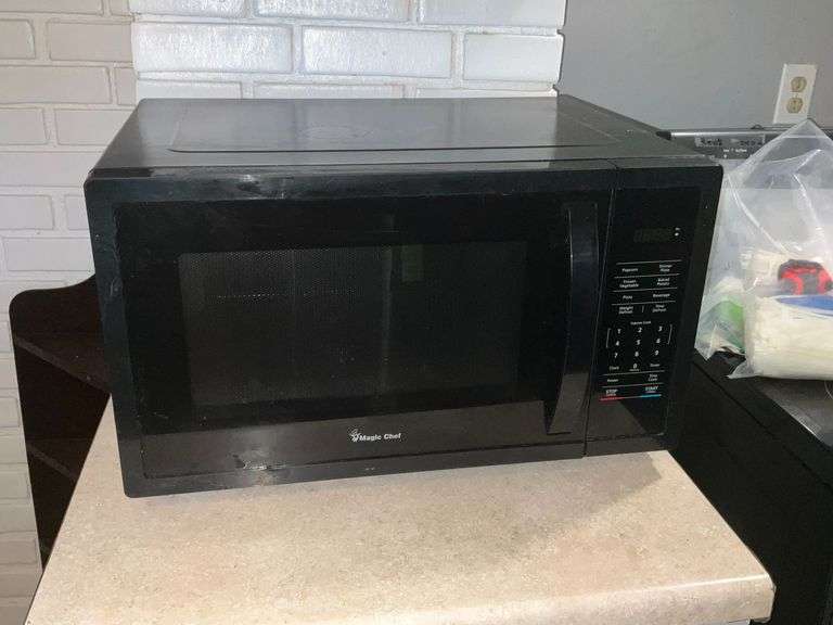 Magic Chef microwave image