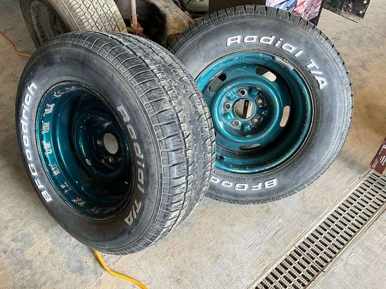 (2) 15x8 Chevrolet rally wheels image